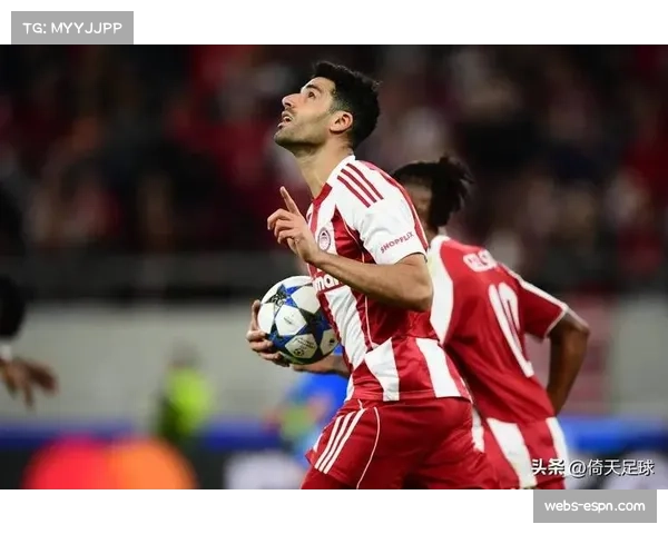 突发：比利亚雷亚尔前锋瑟洛特伤退，疑似大腿拉伤